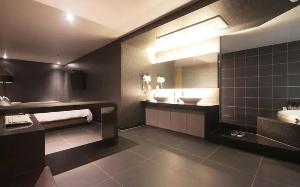 Haeundae Yeoubi Hotel Busan 2*,