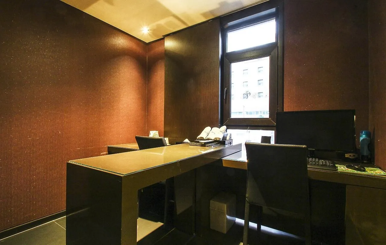 Haeundae Yeoubi Hotel Busan 2*,